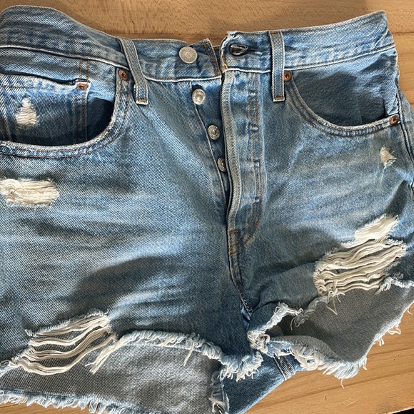 Levi 501 Cutoff Shorts Size 27 - Picture 4 of 6